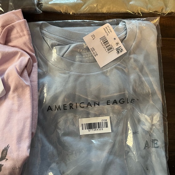 Lot of 6! American Eagle Outfitters Short Sleeve Tees - Assorted Colors. - Picture 7 of 7